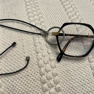 Eyeglasses cord in antique silver with magnetic closure